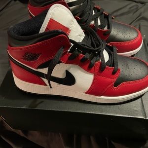 Air Jordan 1 Mid(GS)